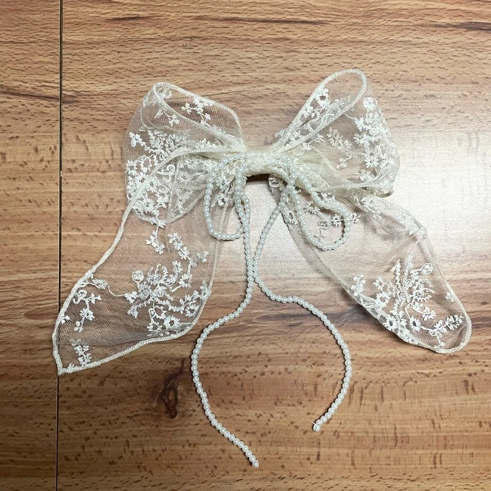 Beige Lace & Pearl Bow French Barrette Hair Clip